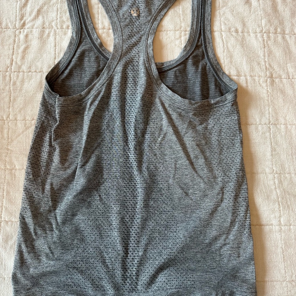 Lululemon Swifty tech racer back waist length size 2